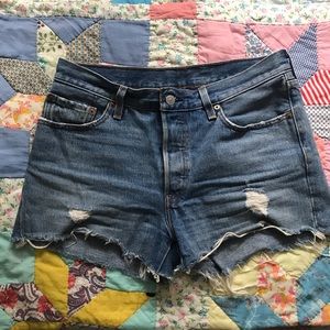Levi’s cut off shorts size 28